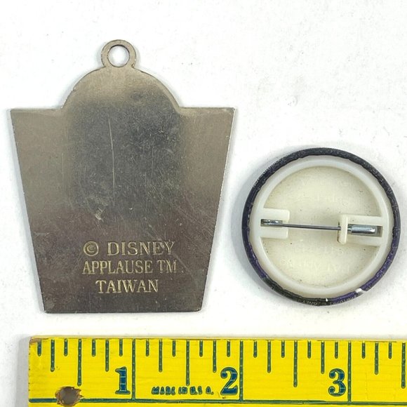 Nightmare Before Christmas Vtg Movie Promo Disney Lot Pins Button Frame Booklet - Picture 4 of 16